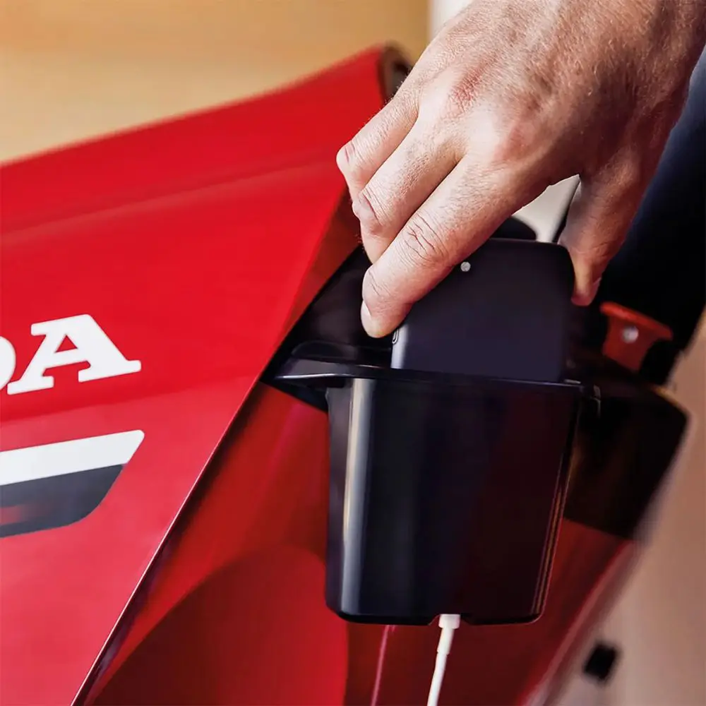 HONDA HF 2417 HME Premium Petrol Lawn Tractor - Image 4