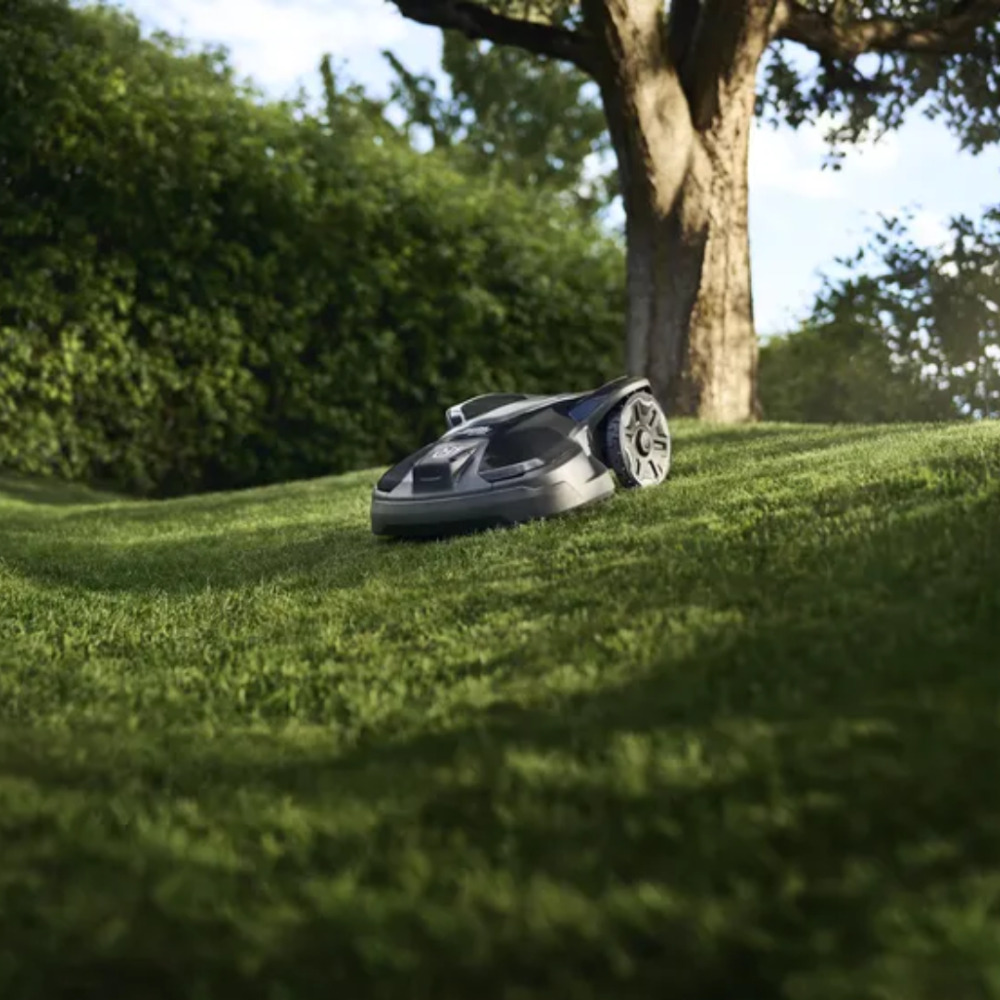HUSQVARNA Automower® 320 NERA Robotic Mower (wired or wire-free installation) - Image 6