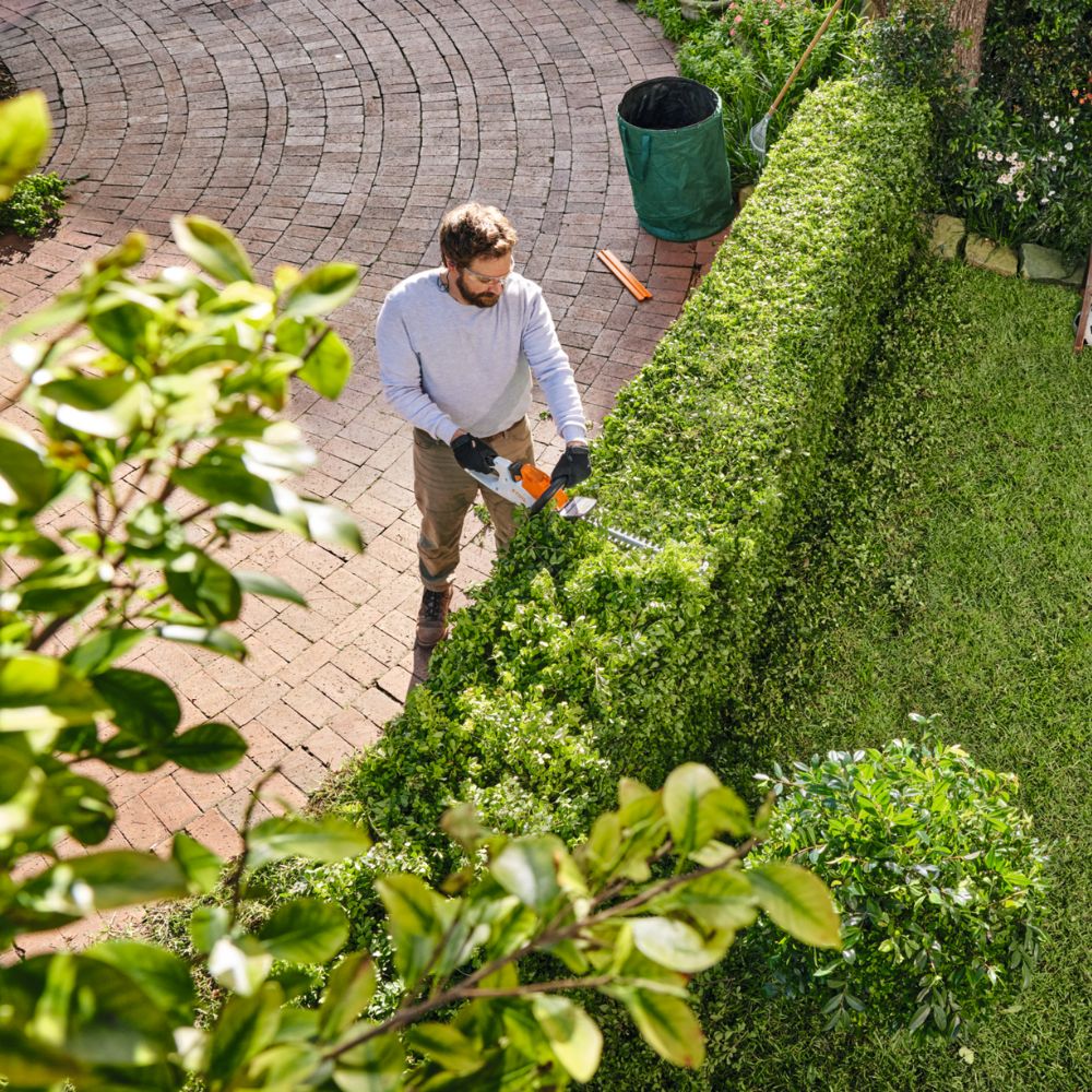 STIHL HSA 30 Cordless Hedge Trimmer (Shell Only) - Image 3