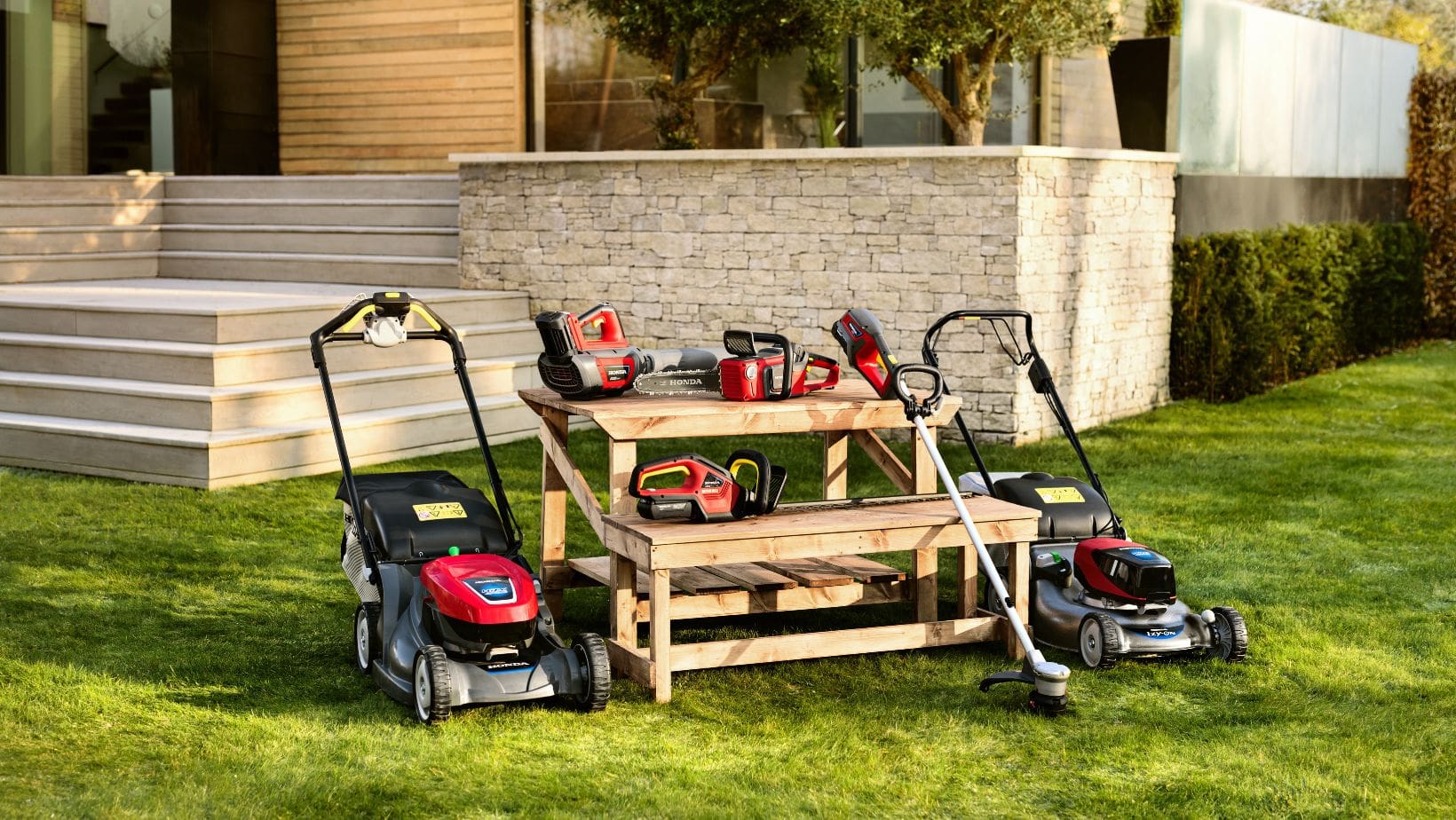 Honda's range of cordless garden tools and machinery